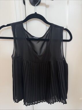 Tildon Black Sheer Pleated Sleeveless Blouse